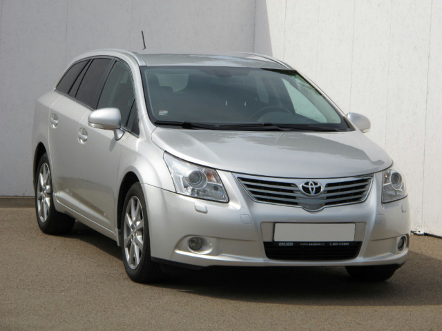 Toyota Avensis 2012