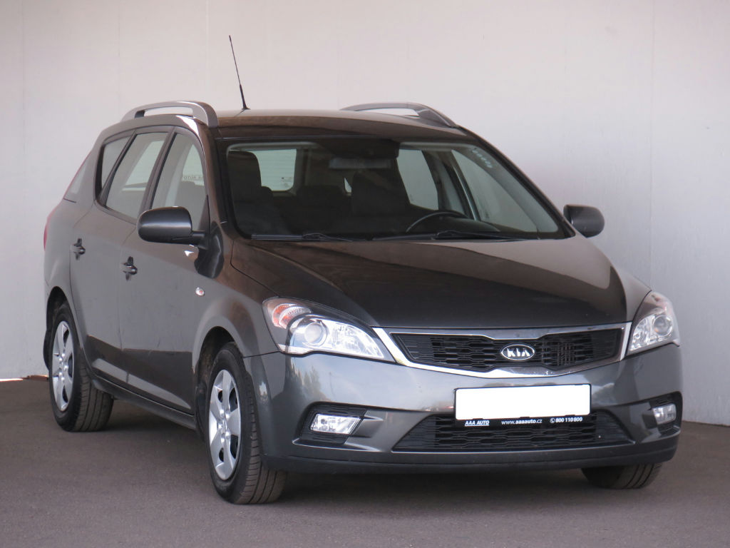 Kia Ceed 2012 1.4 i 107742km Combi prodej auto bazár