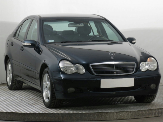 Mercedes-Benz C 2004