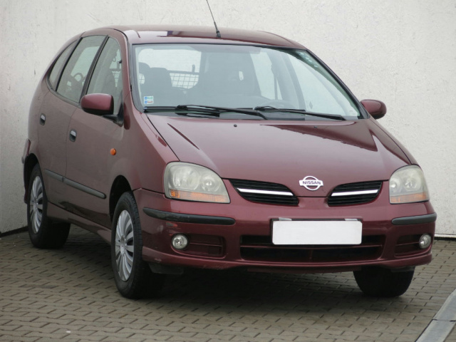 Nissan Almera Tino 2005