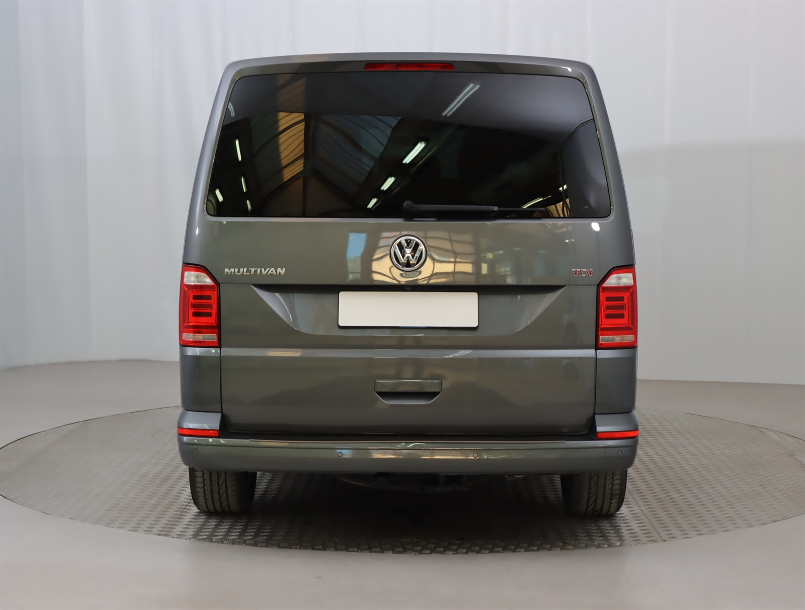 Volkswagen Multivan, 2017 - pohled č. 6