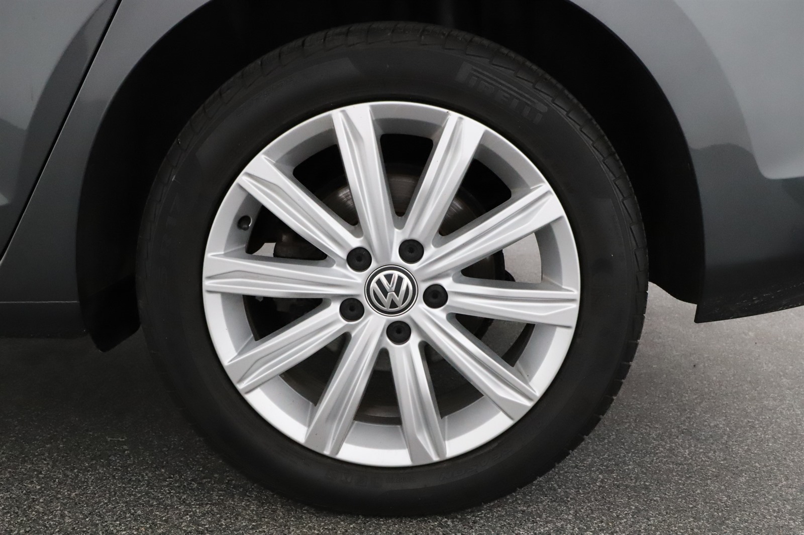 Volkswagen Touran, 2018 - pohled č. 21