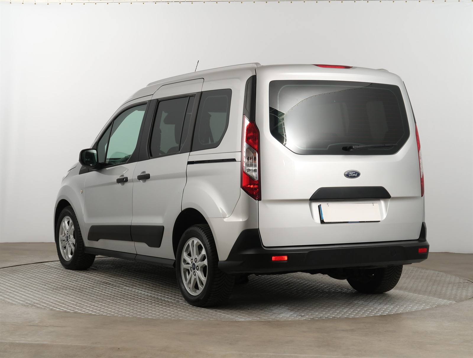 Ford Tourneo Connect, 2019 - pohled č. 5