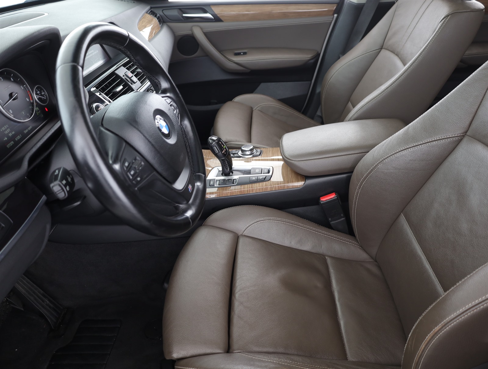 BMW X3, 2012 - pohled č. 16