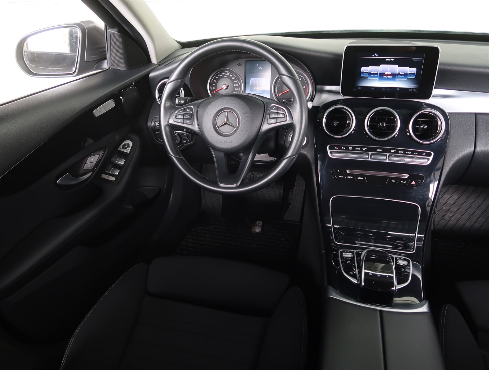 Mercedes-Benz C, 2016 - pohled č. 9