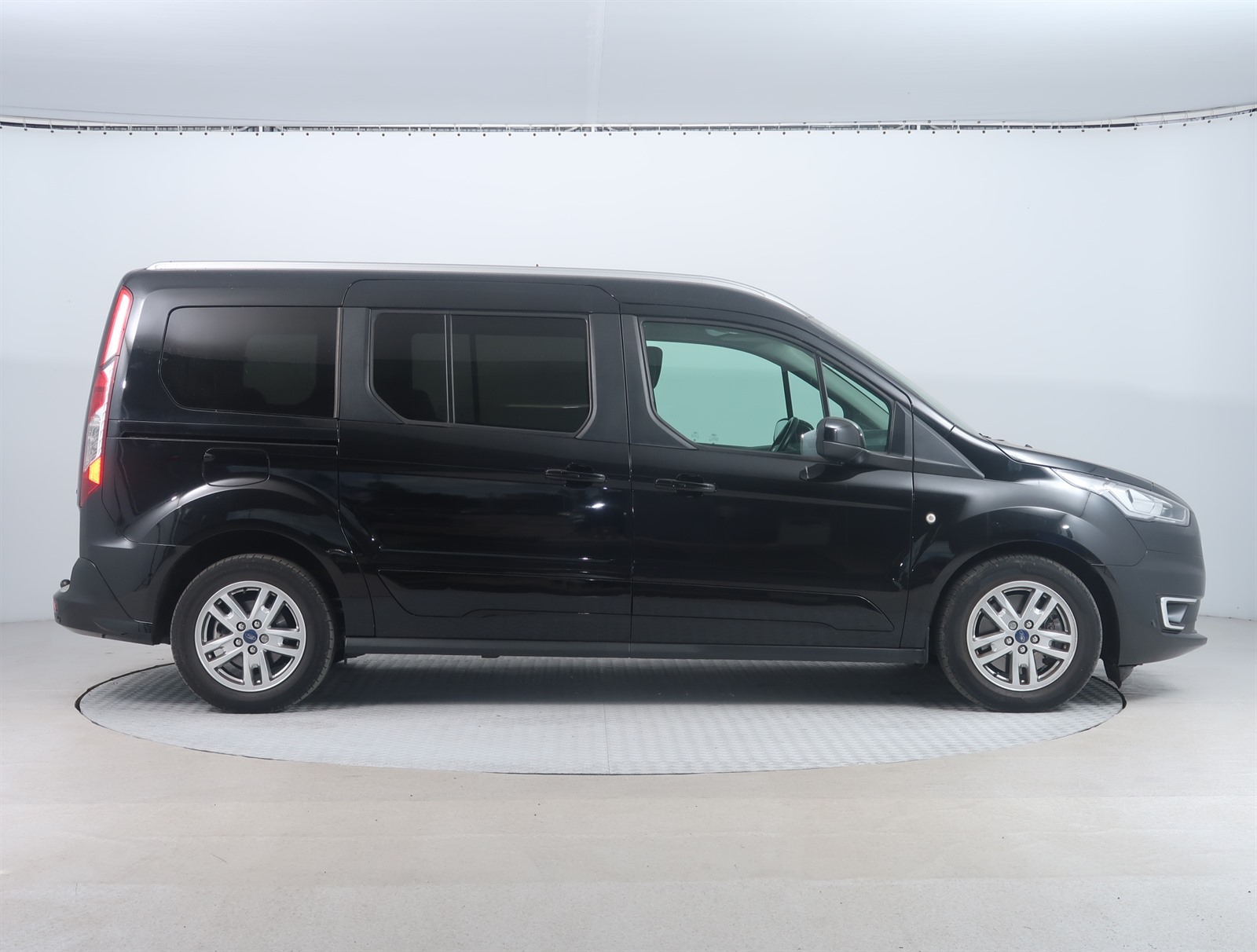 Ford Tourneo Connect, 2018 - pohled č. 8