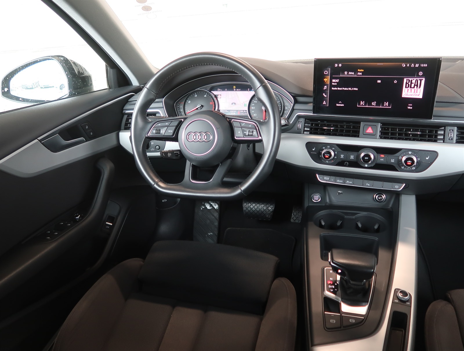 Audi A4, 2020 - pohled č. 9