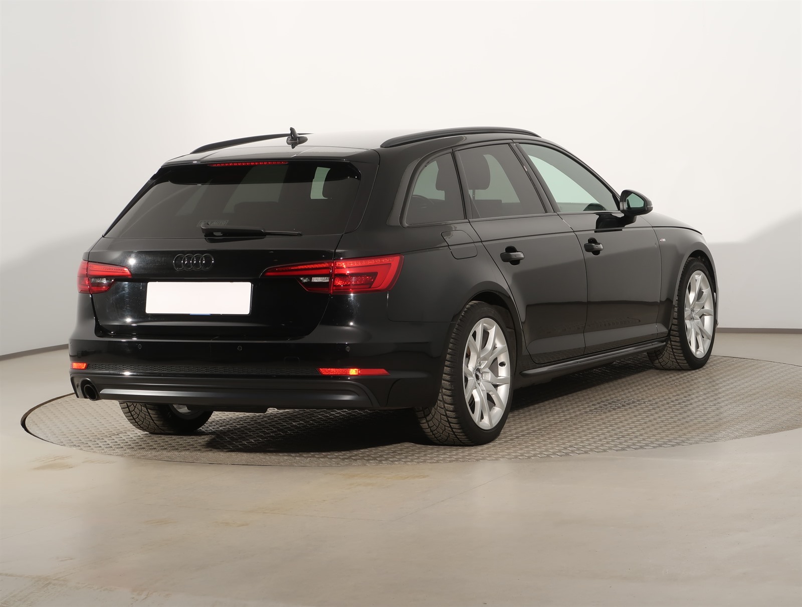 Audi A4, 2018 - pohled č. 7