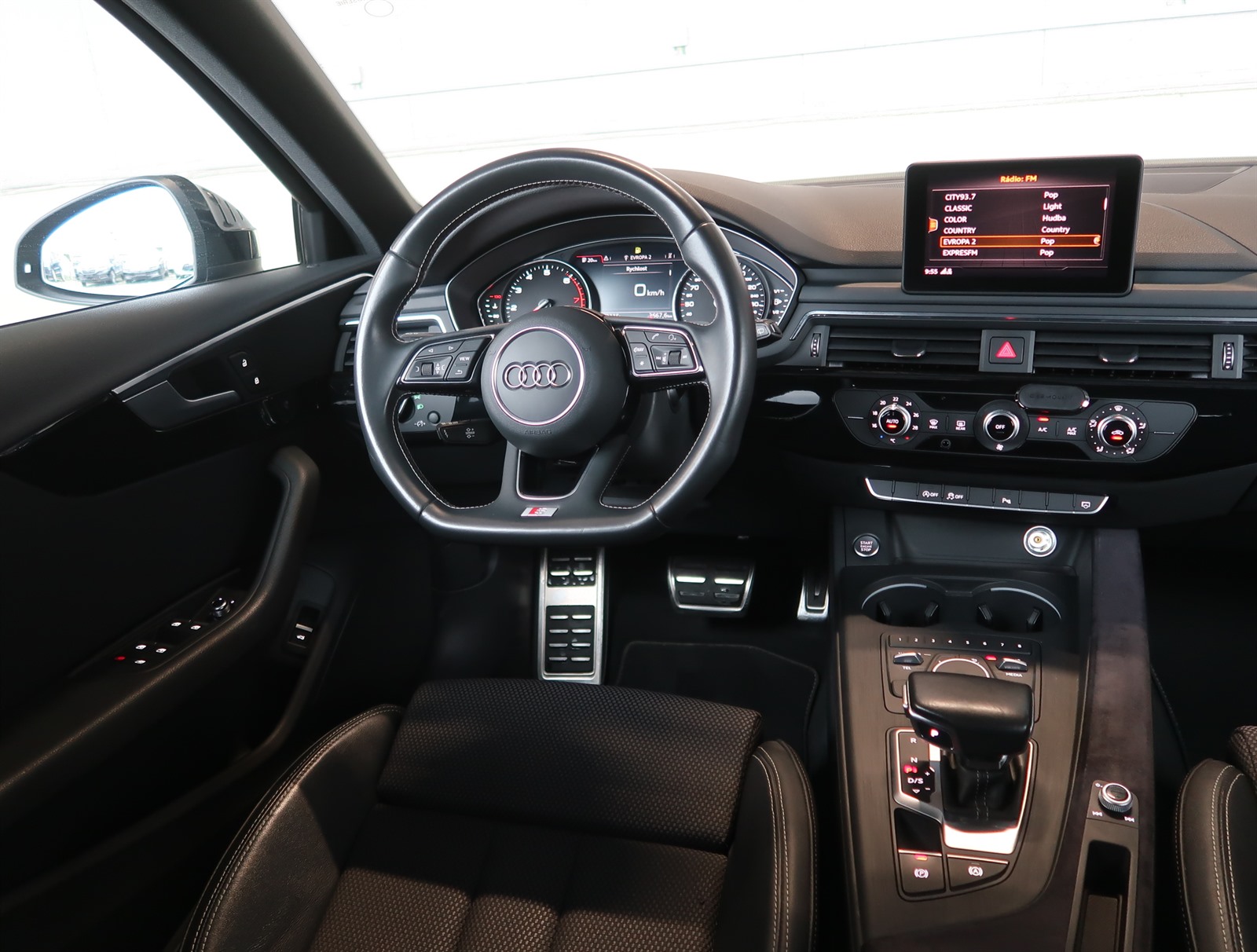 Audi A4, 2018 - pohled č. 9