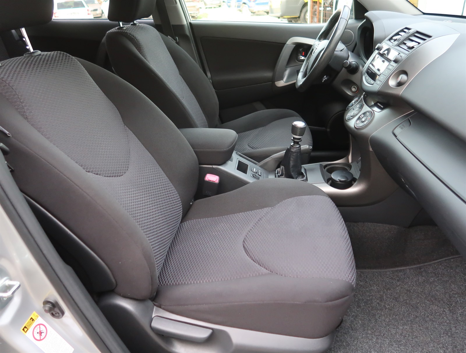 Toyota RAV 4, 2012 - pohled č. 12