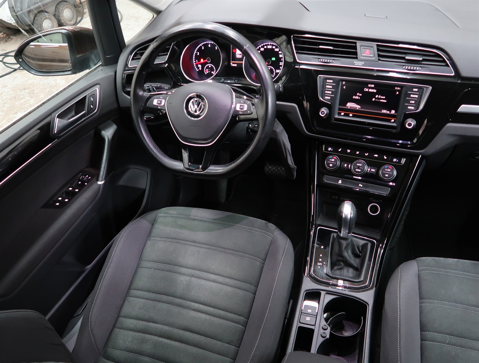 Volkswagen Touran, 2015 - pohled č. 9