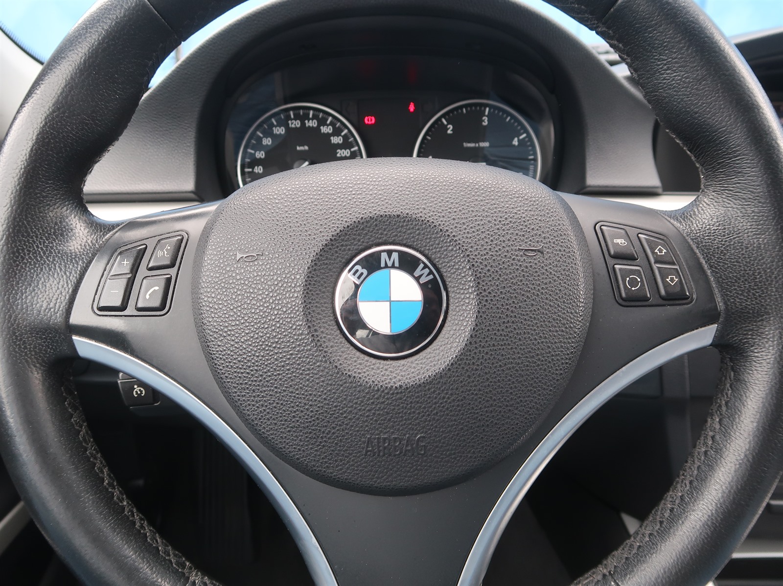 BMW Řada 3, 2011 - pohled č. 21