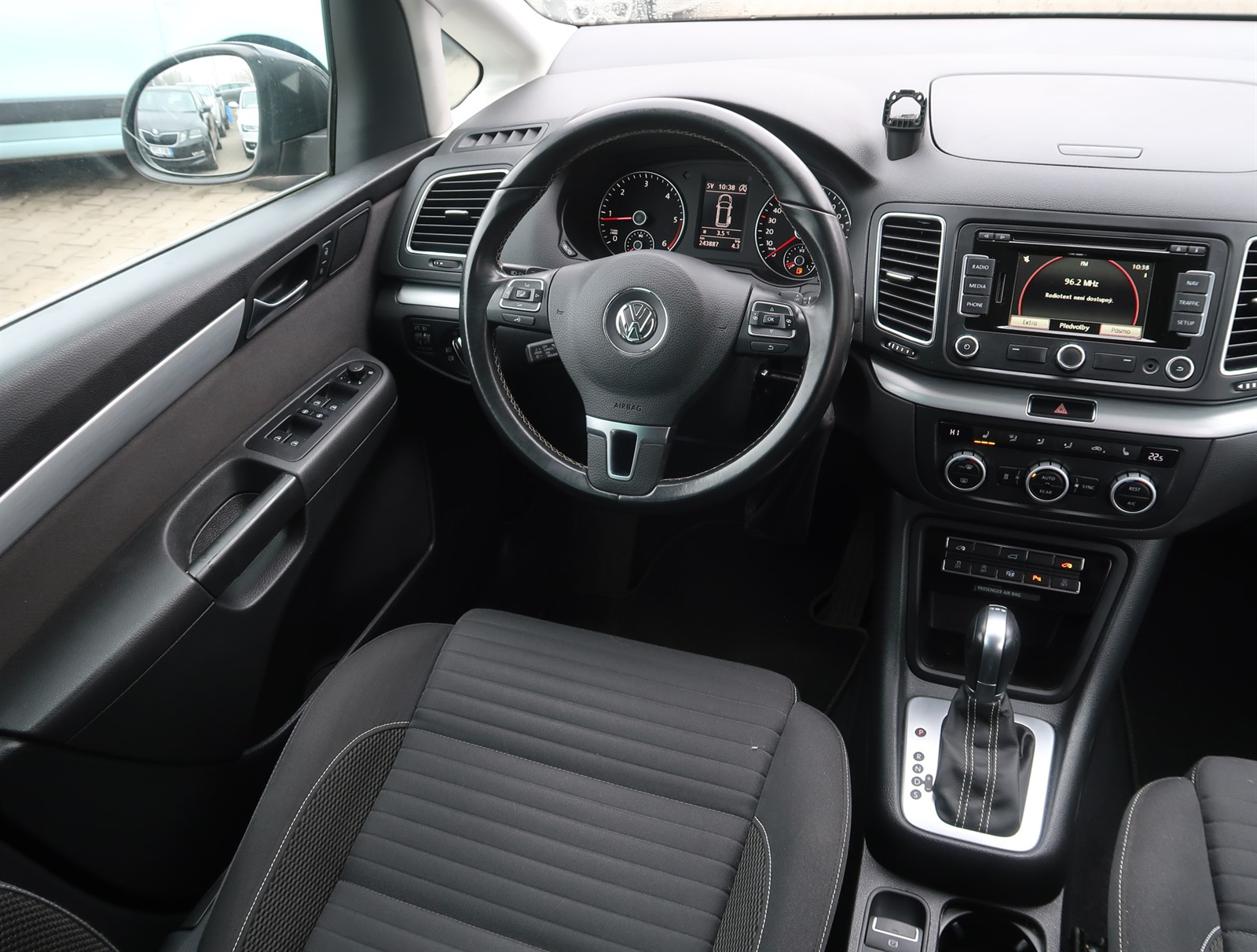 Volkswagen Sharan, 2015 - pohled č. 9