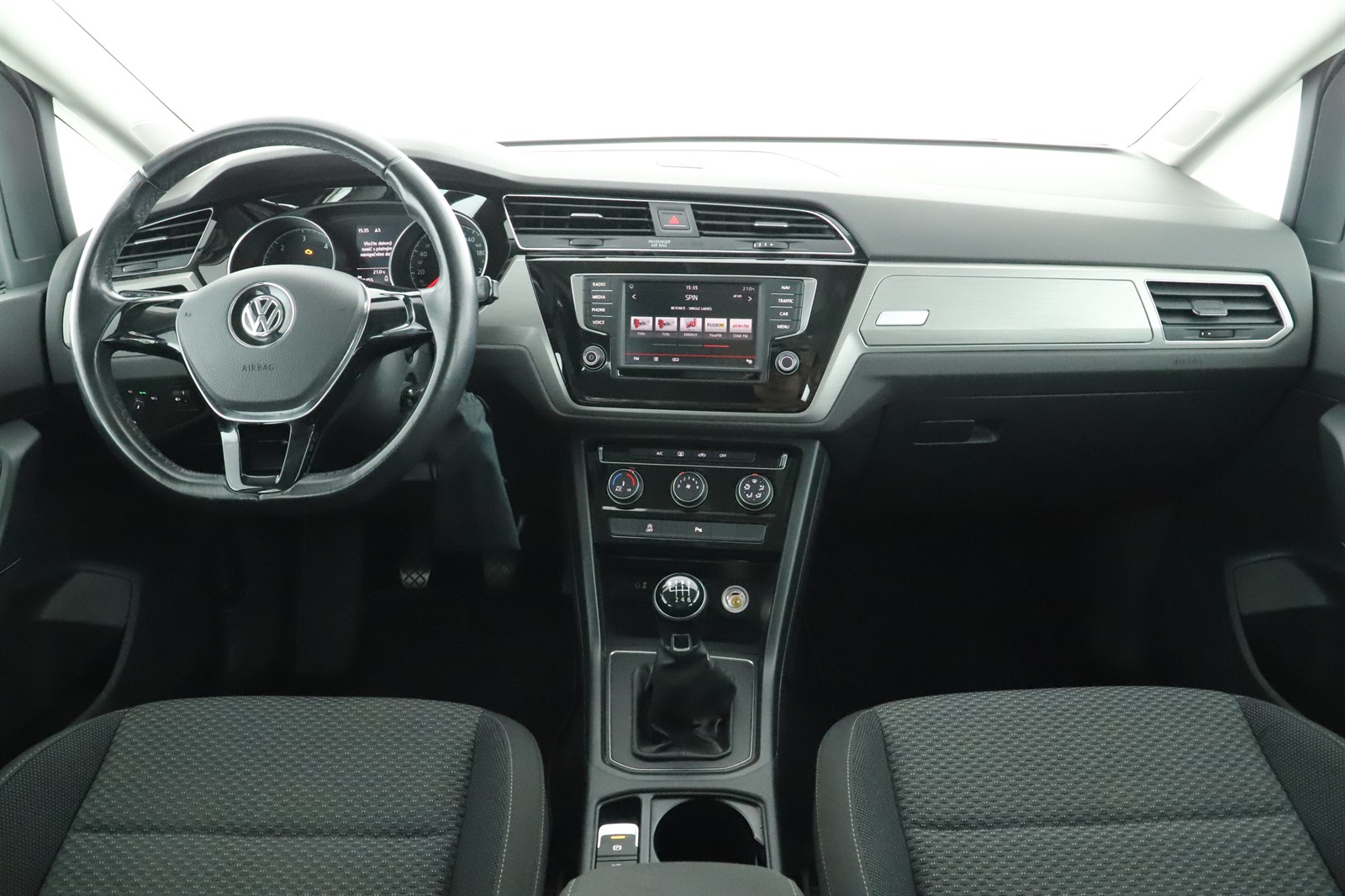 Volkswagen Touran, 2016 - pohled č. 9