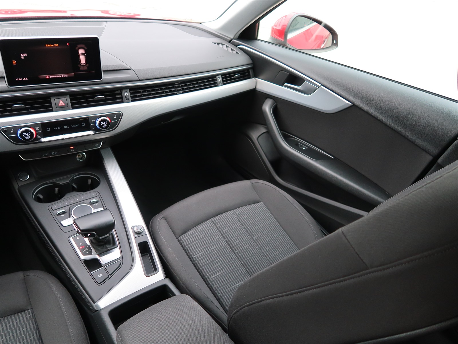 Audi A4, 2019 - pohled č. 11