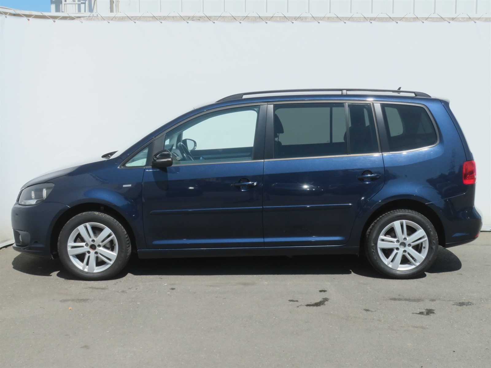Volkswagen Touran, 2012 - pohled č. 4