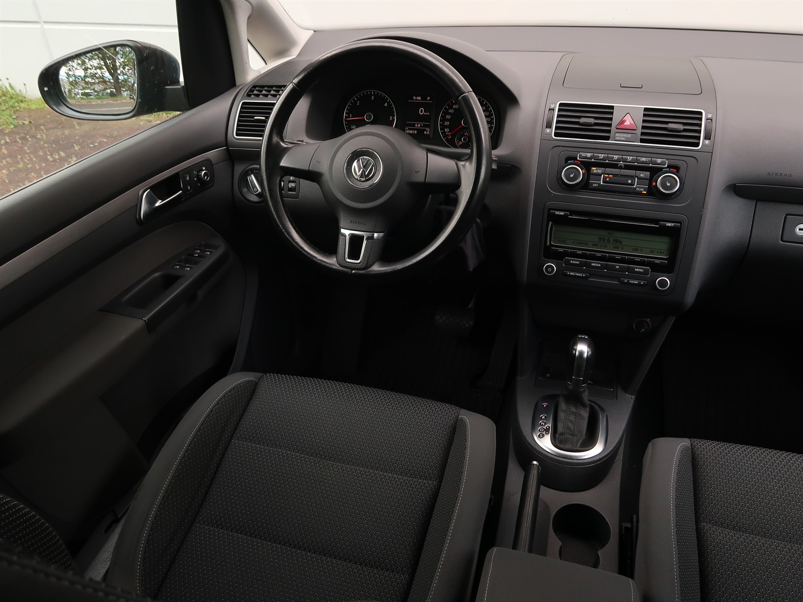 Volkswagen Touran, 2011 - pohled č. 9