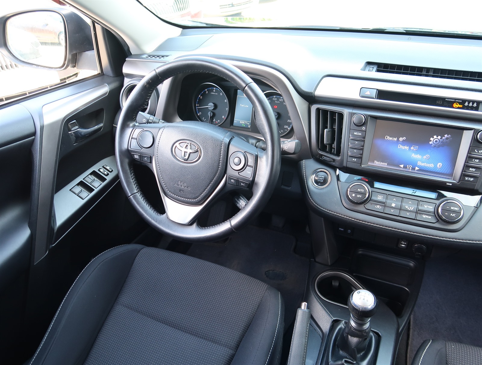 Toyota RAV 4, 2016 - pohled č. 9