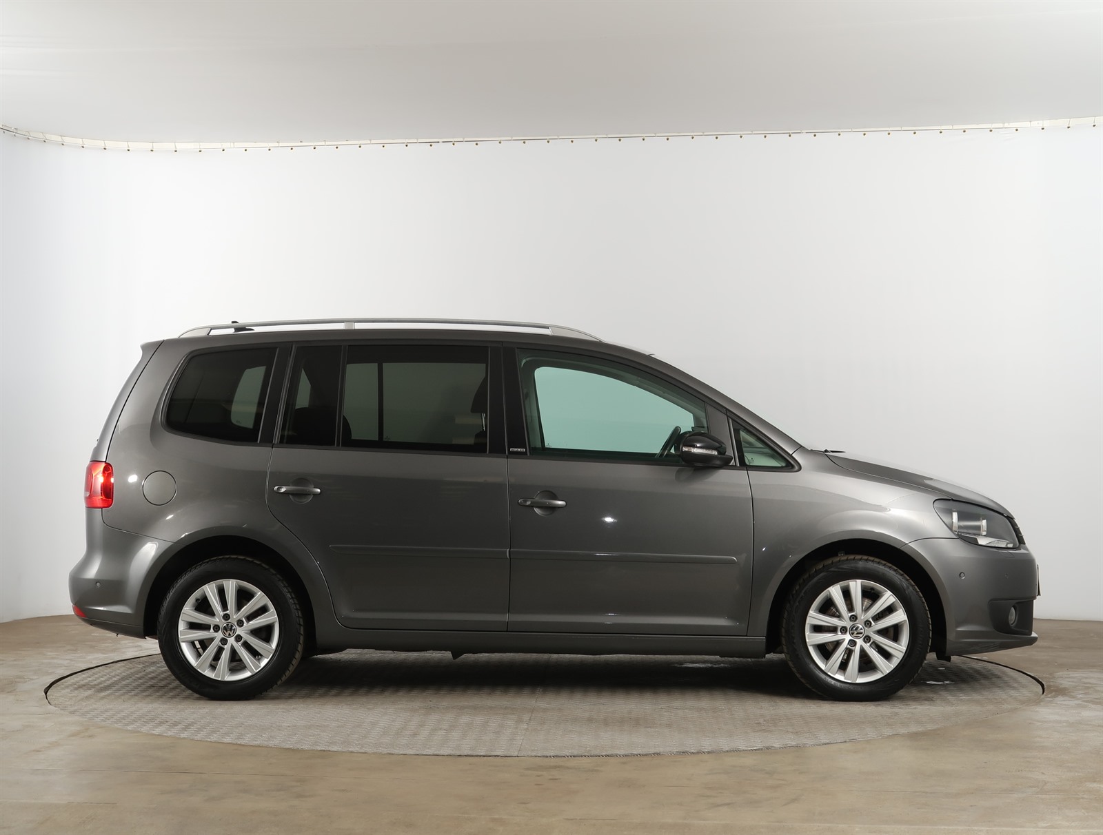 Volkswagen Touran, 2012 - pohled č. 8