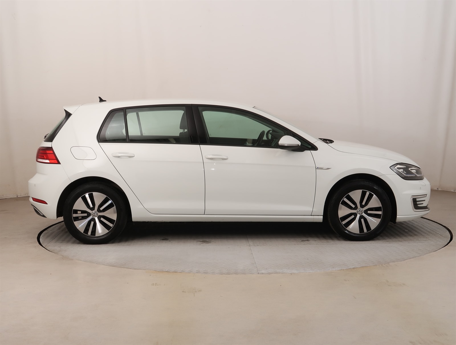Volkswagen e-Golf, 2020 - pohled č. 8
