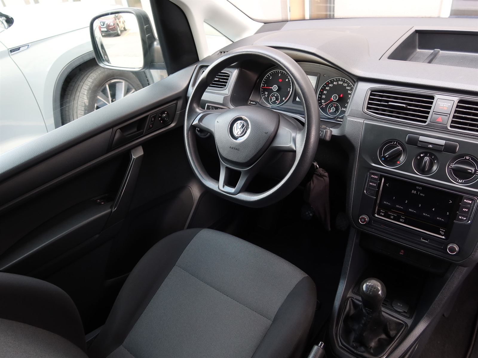 Volkswagen Caddy, 2016 - pohled č. 9