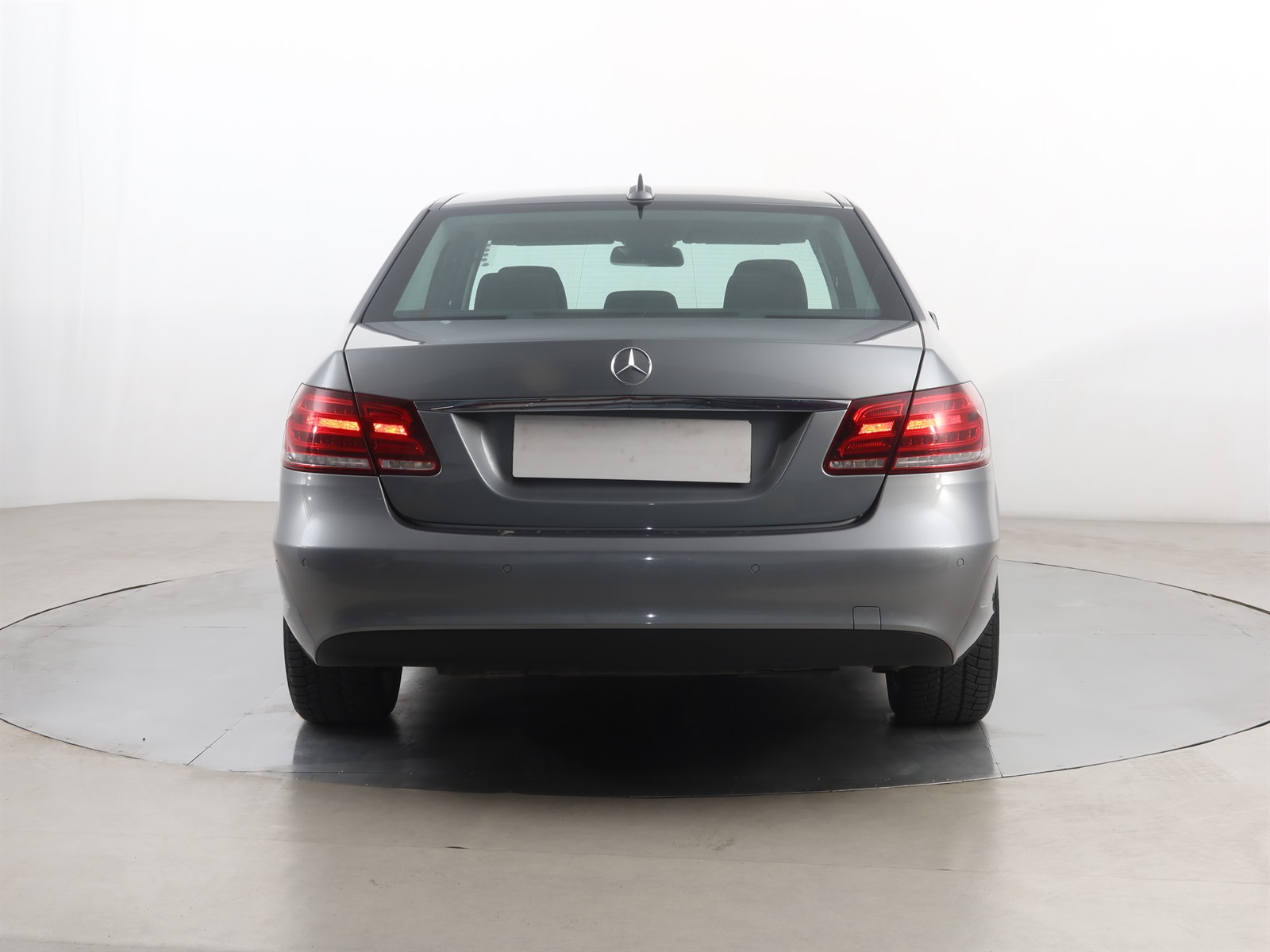 Mercedes-Benz E, 2015 - pohled č. 6