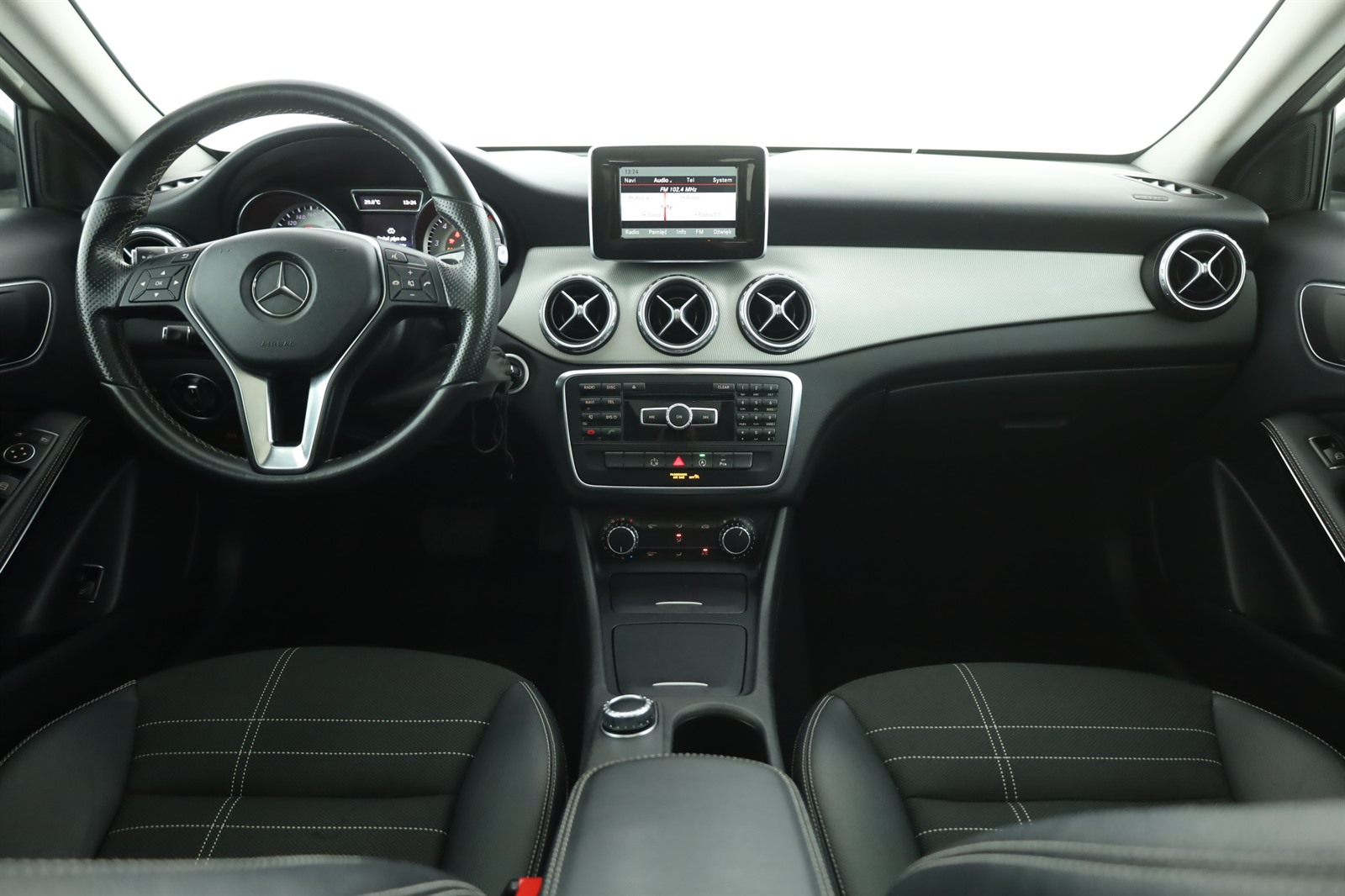 Mercedes-Benz GLA, 2015 - pohled č. 9