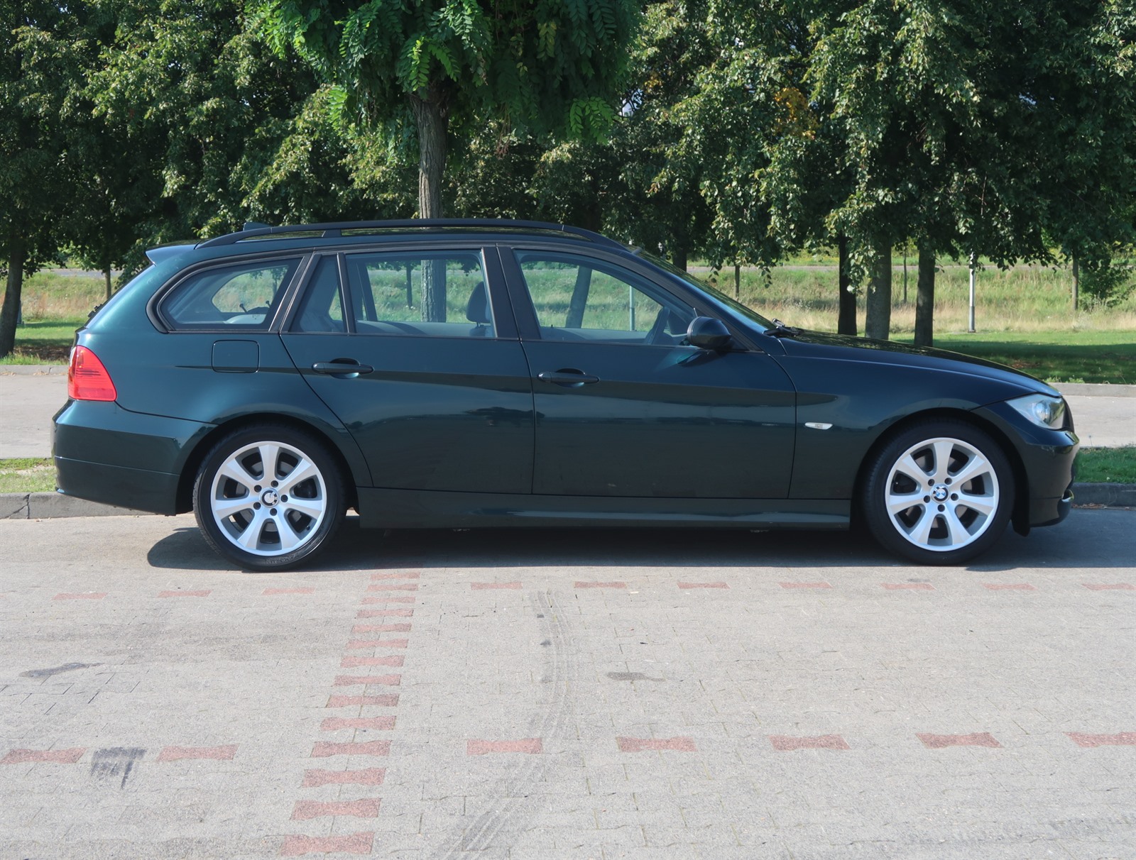 BMW Řada 3, 2008 - pohled č. 8