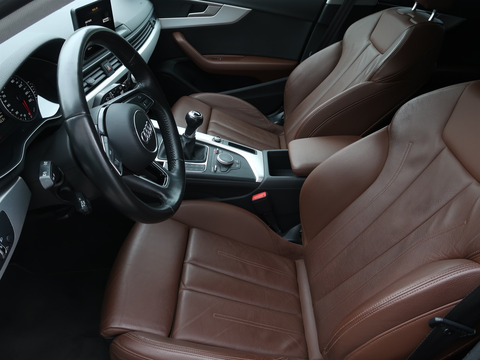 Audi A4, 2016 - pohled č. 16