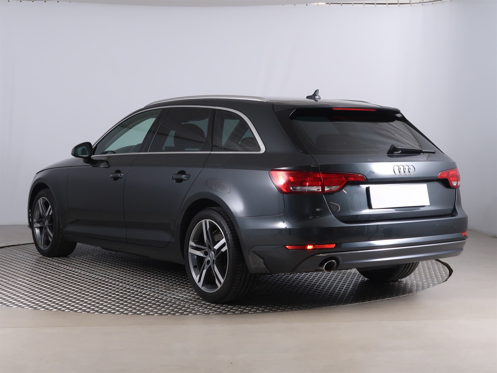 Audi A4, 2016 - pohled č. 5