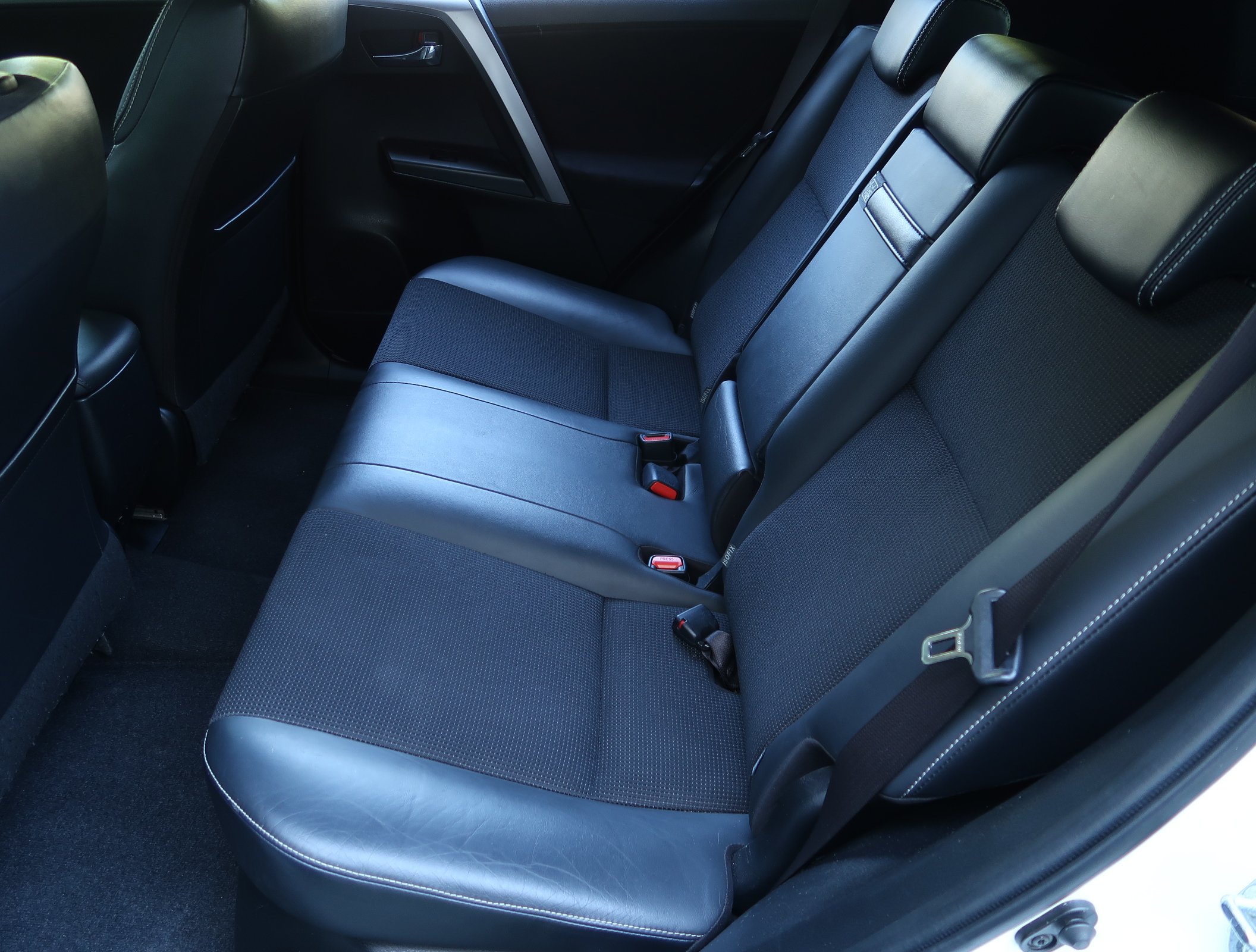 Toyota RAV 4, 2016 - pohled č. 15