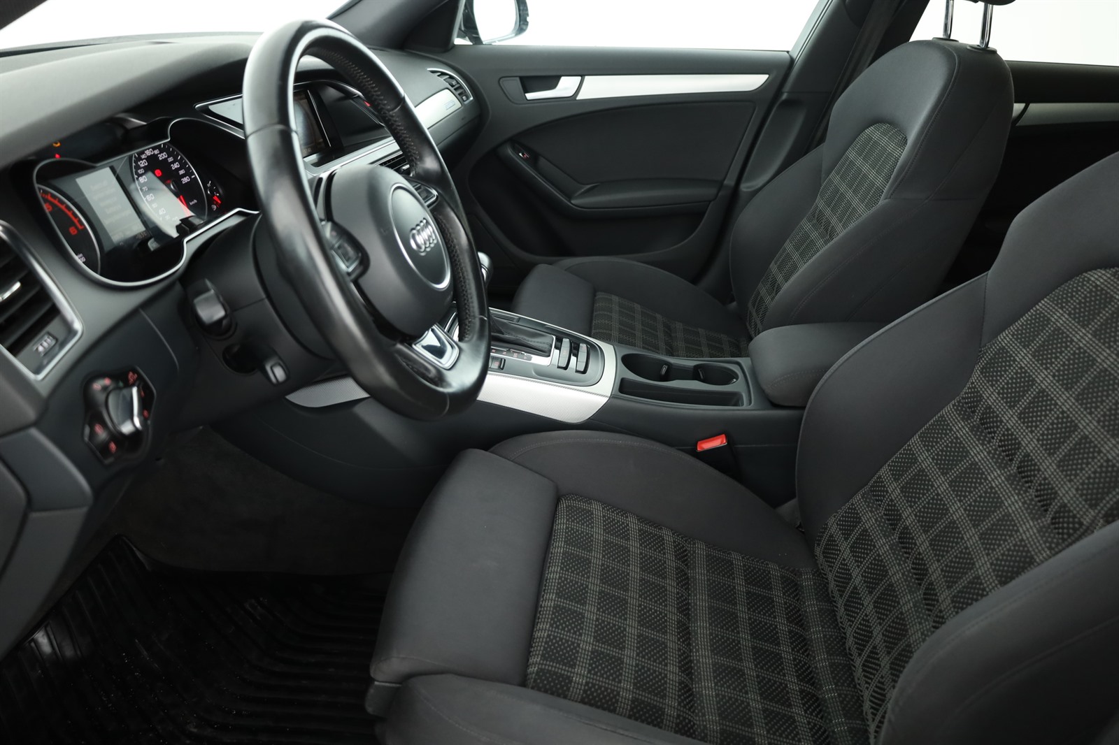 Audi A4, 2013 - pohled č. 13