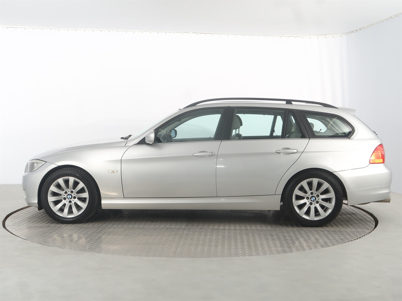 BMW Řada 3, 2009 - pohled č. 4