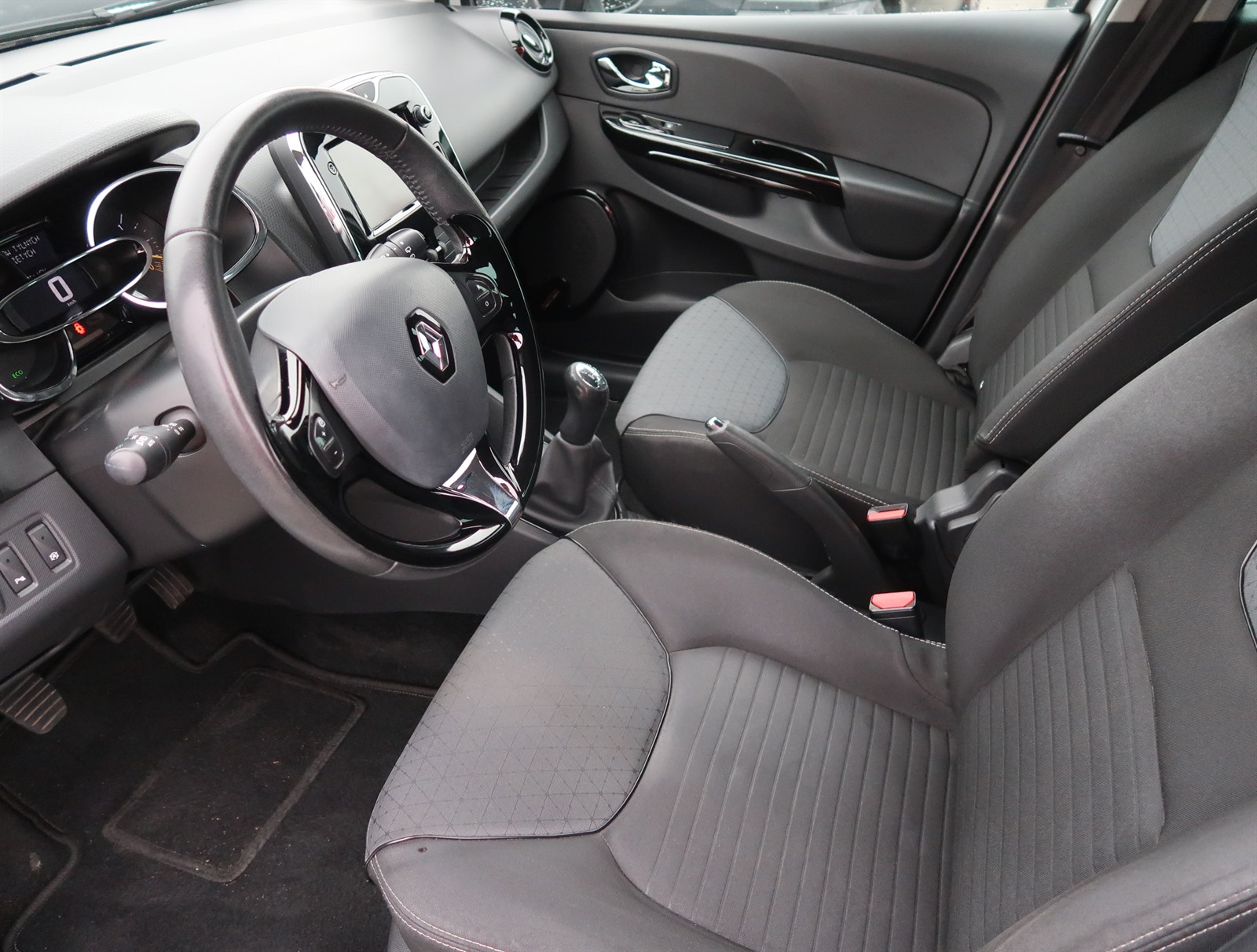 Renault Clio, 2013 - pohled č. 16
