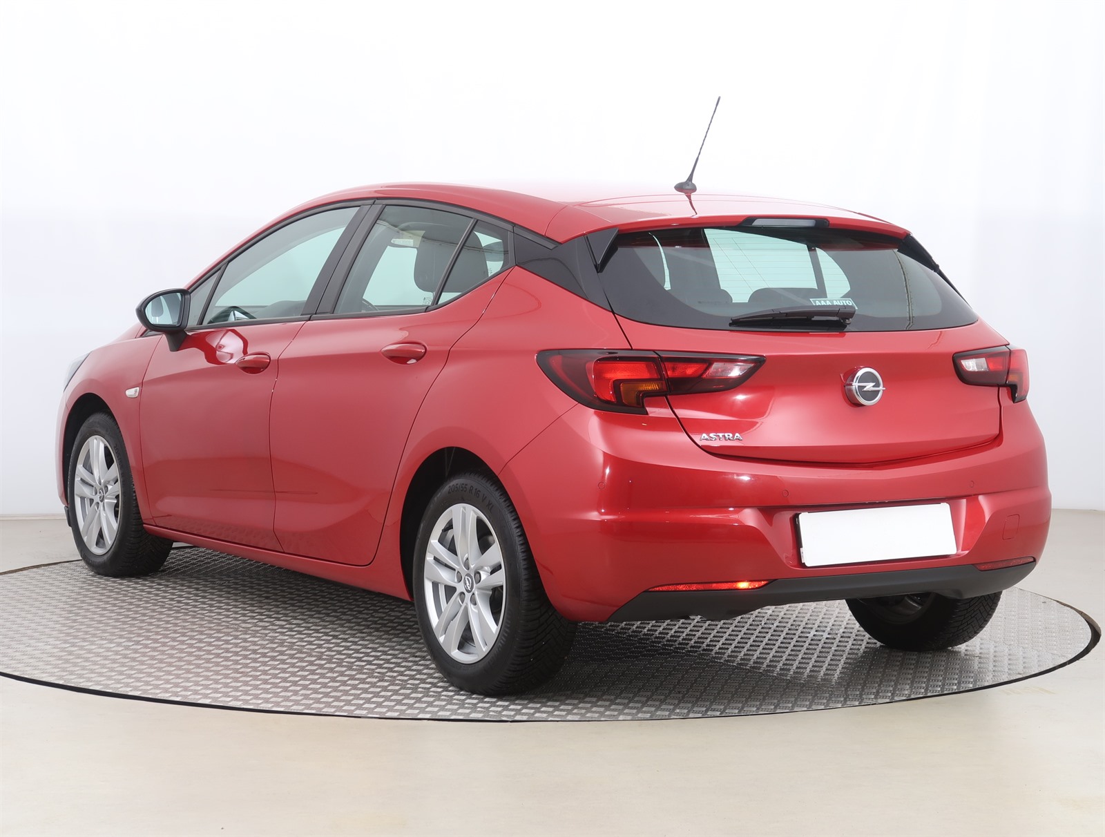Opel Astra, 2021 - pohled č. 5
