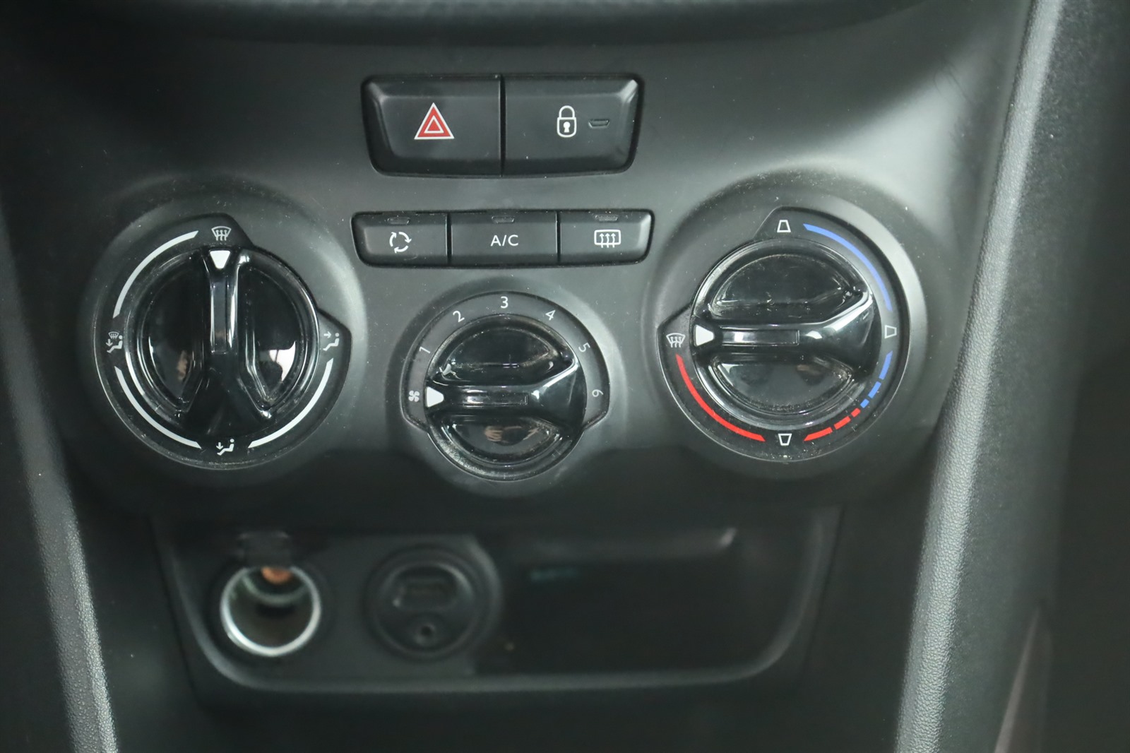 Peugeot 2008, 2015 - pohled č. 16