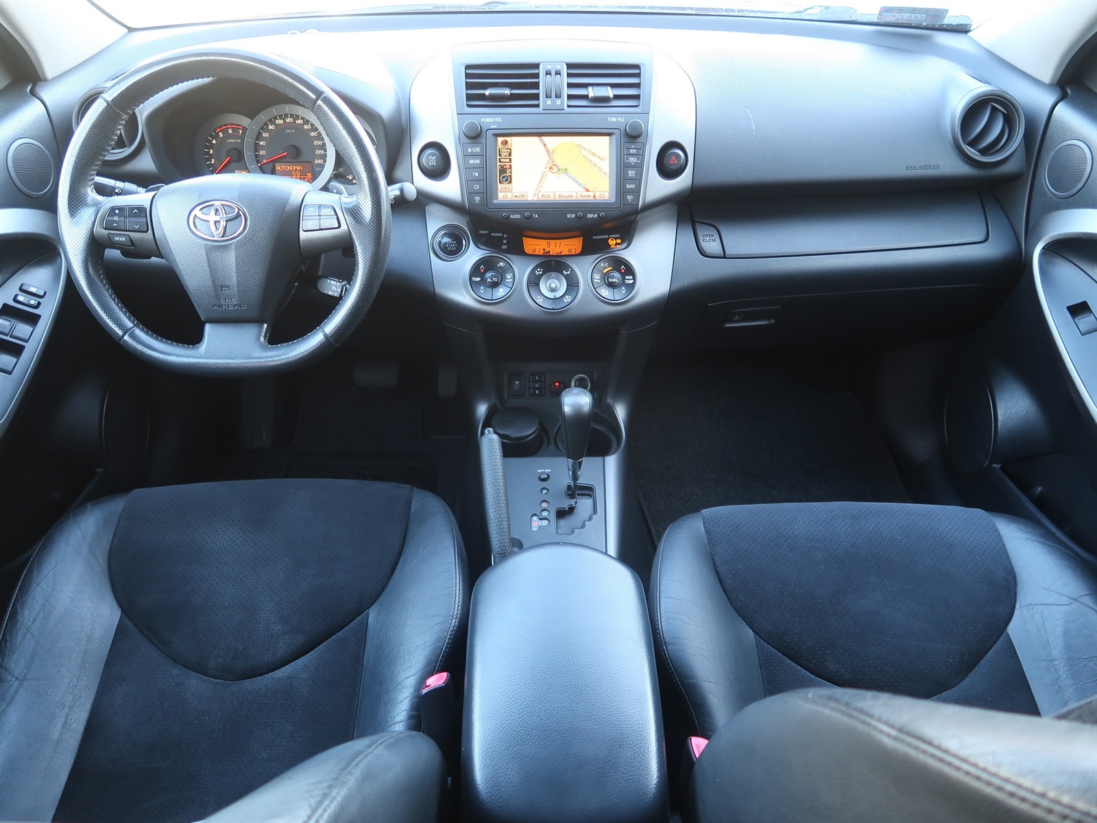 Toyota RAV 4, 2011 - pohled č. 10