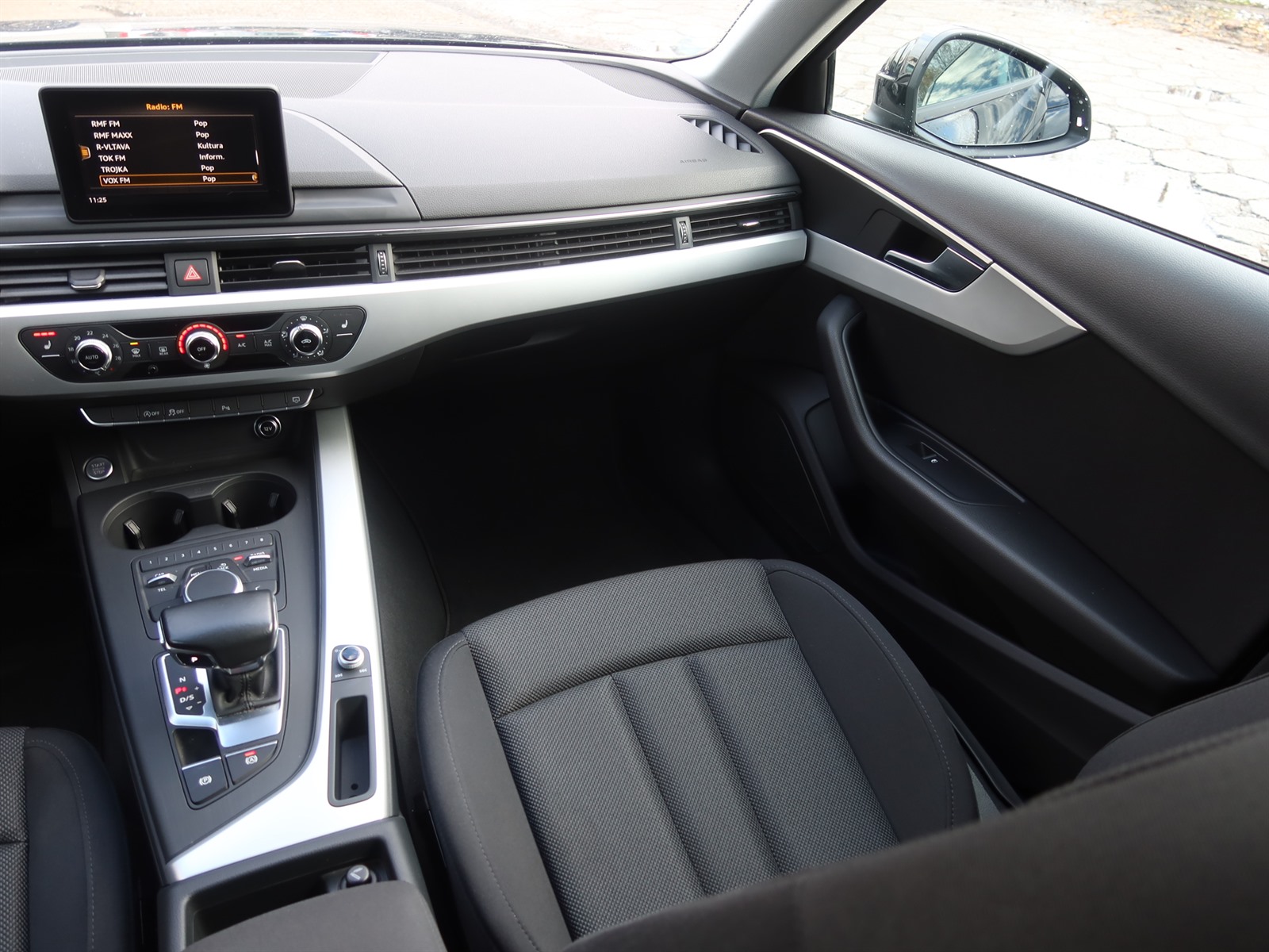 Audi A4, 2018 - pohled č. 11
