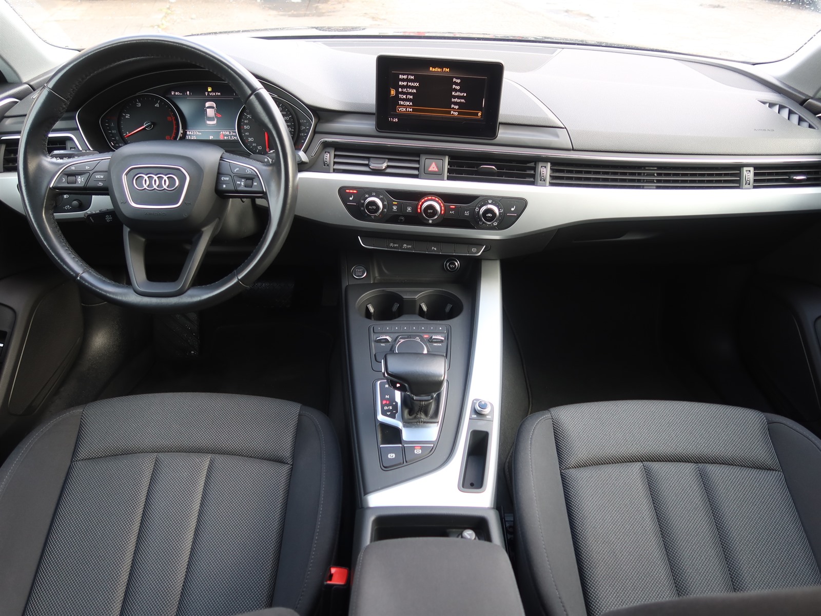 Audi A4, 2018 - pohled č. 10