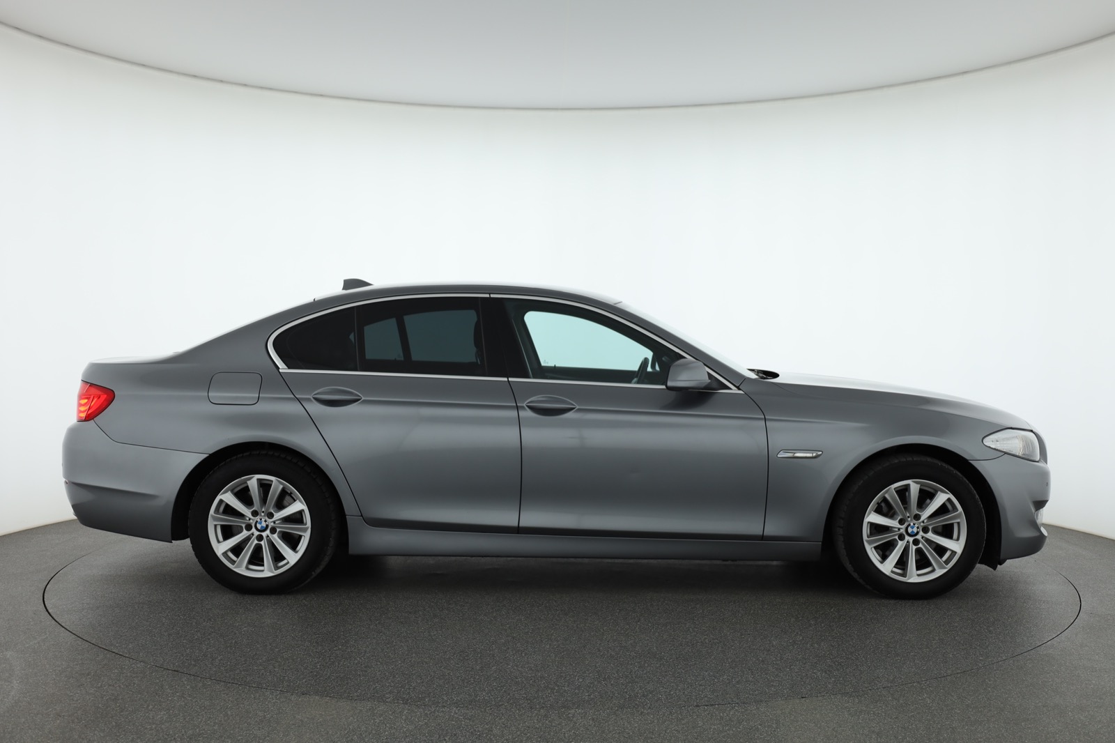BMW Řada 5, 2012 - pohled č. 8