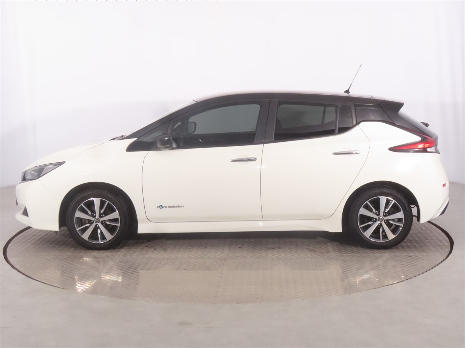Nissan Leaf, 2018 - pohled č. 4