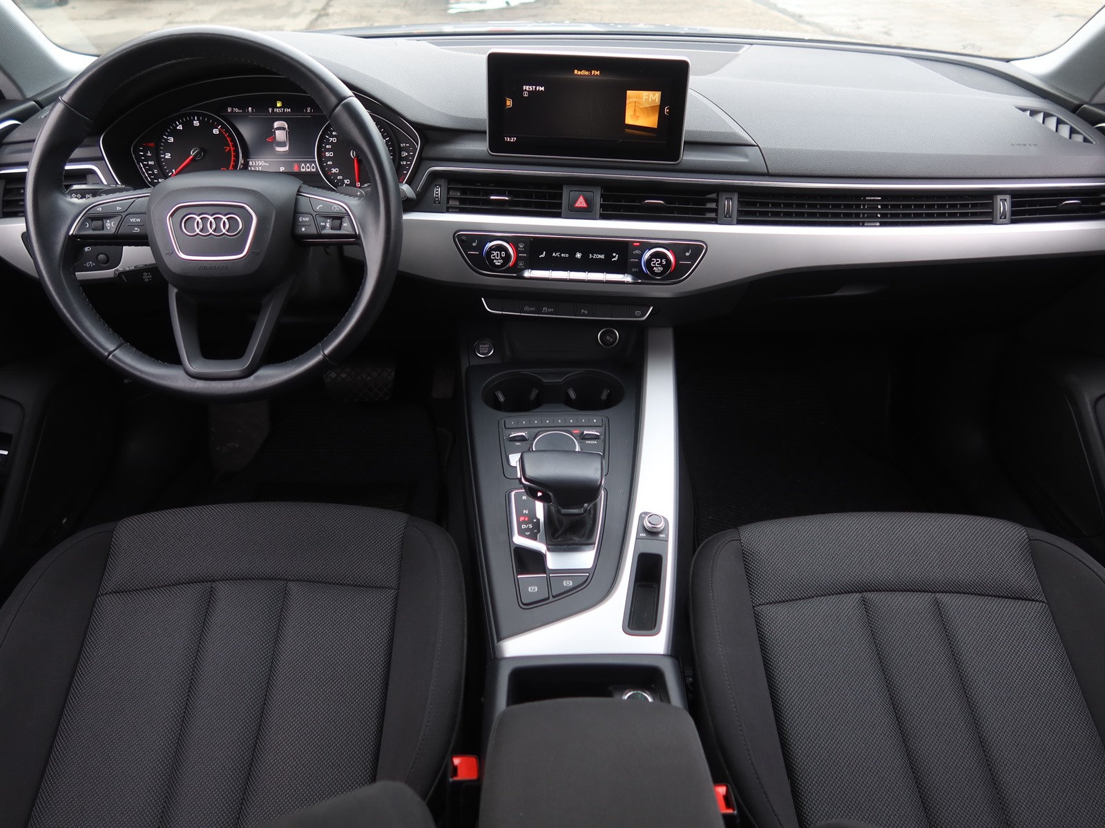 Audi A4, 2019 - pohled č. 10