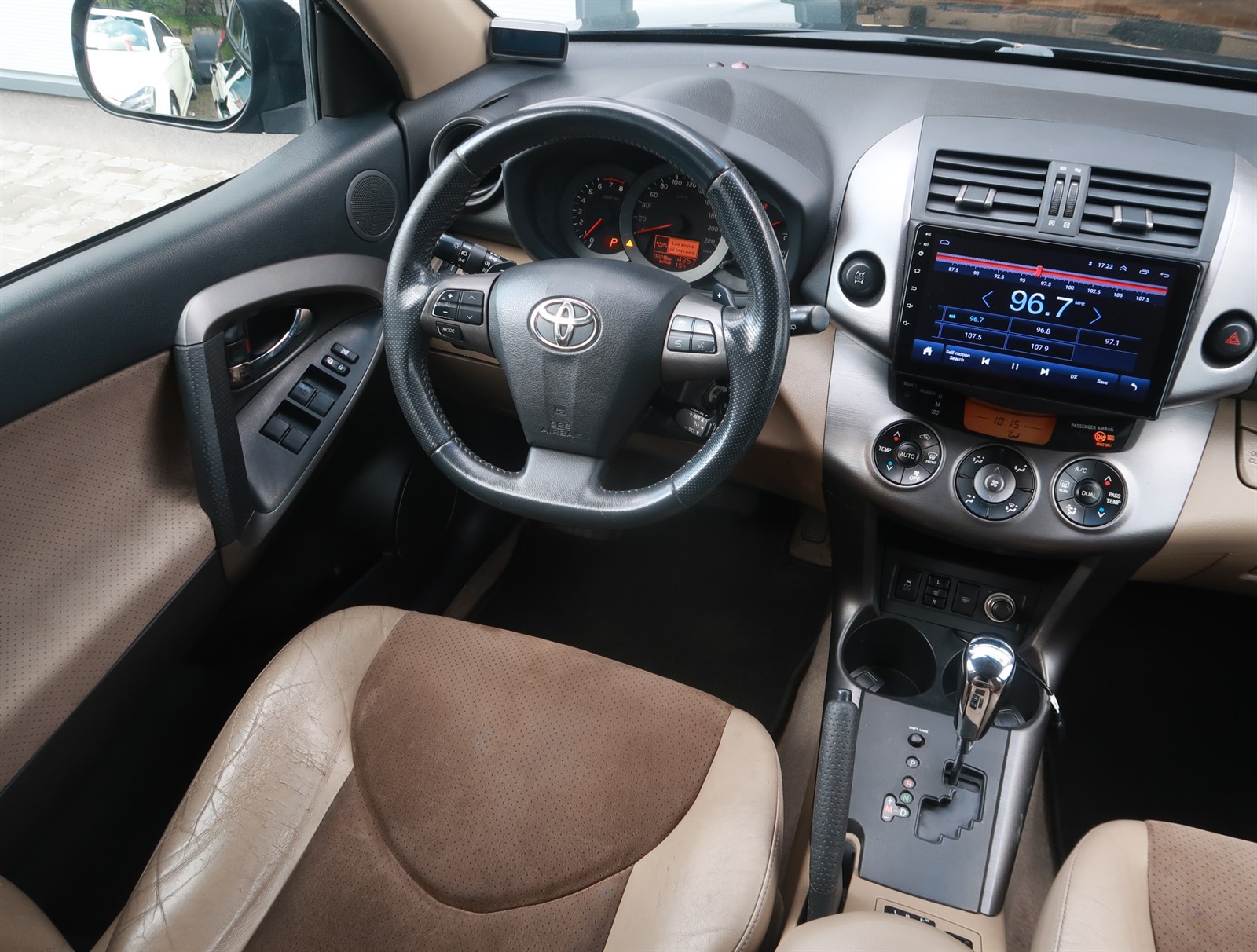 Toyota RAV 4, 2010 - pohled č. 9