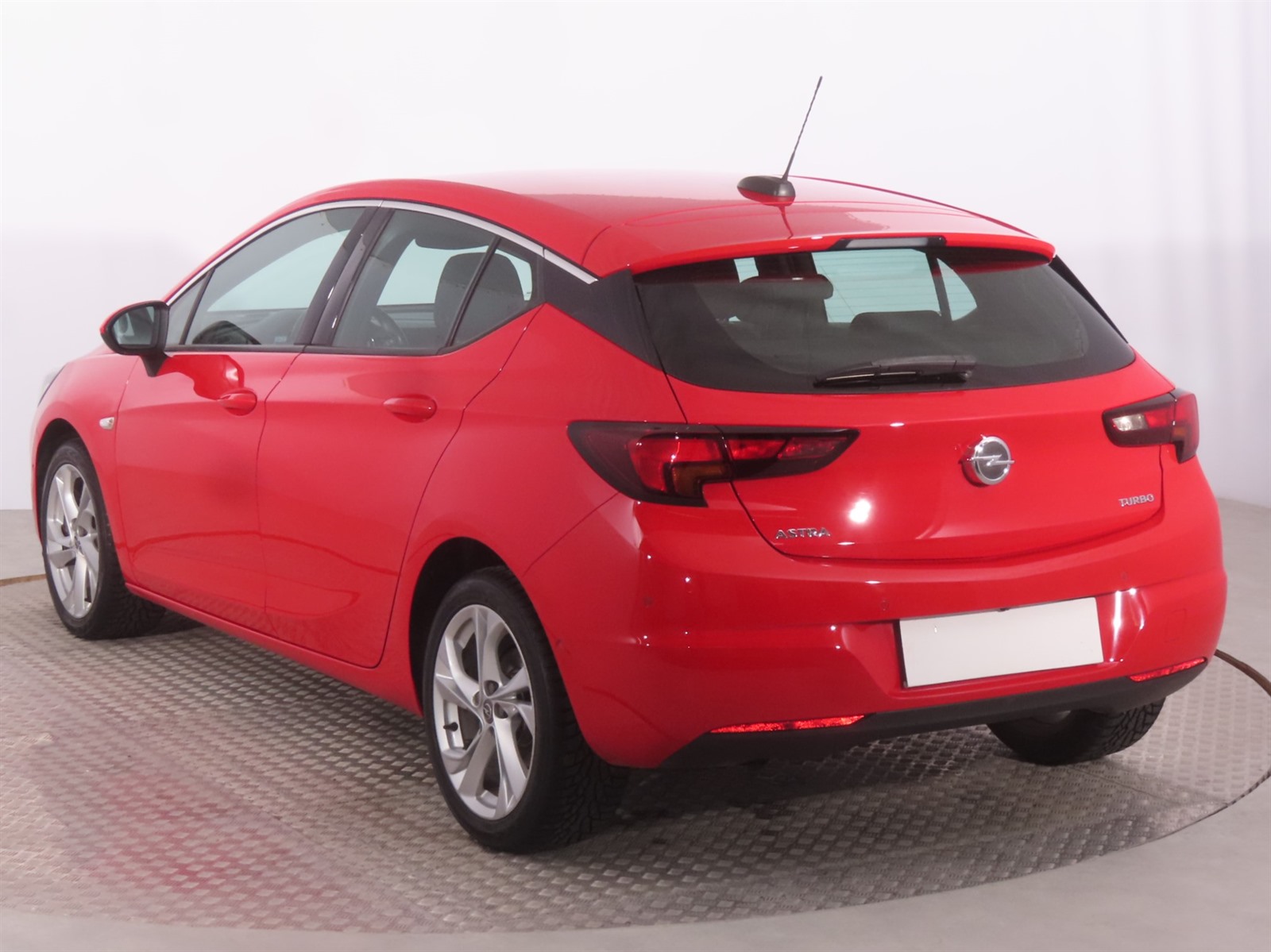 Opel Astra, 2016 - pohled č. 5