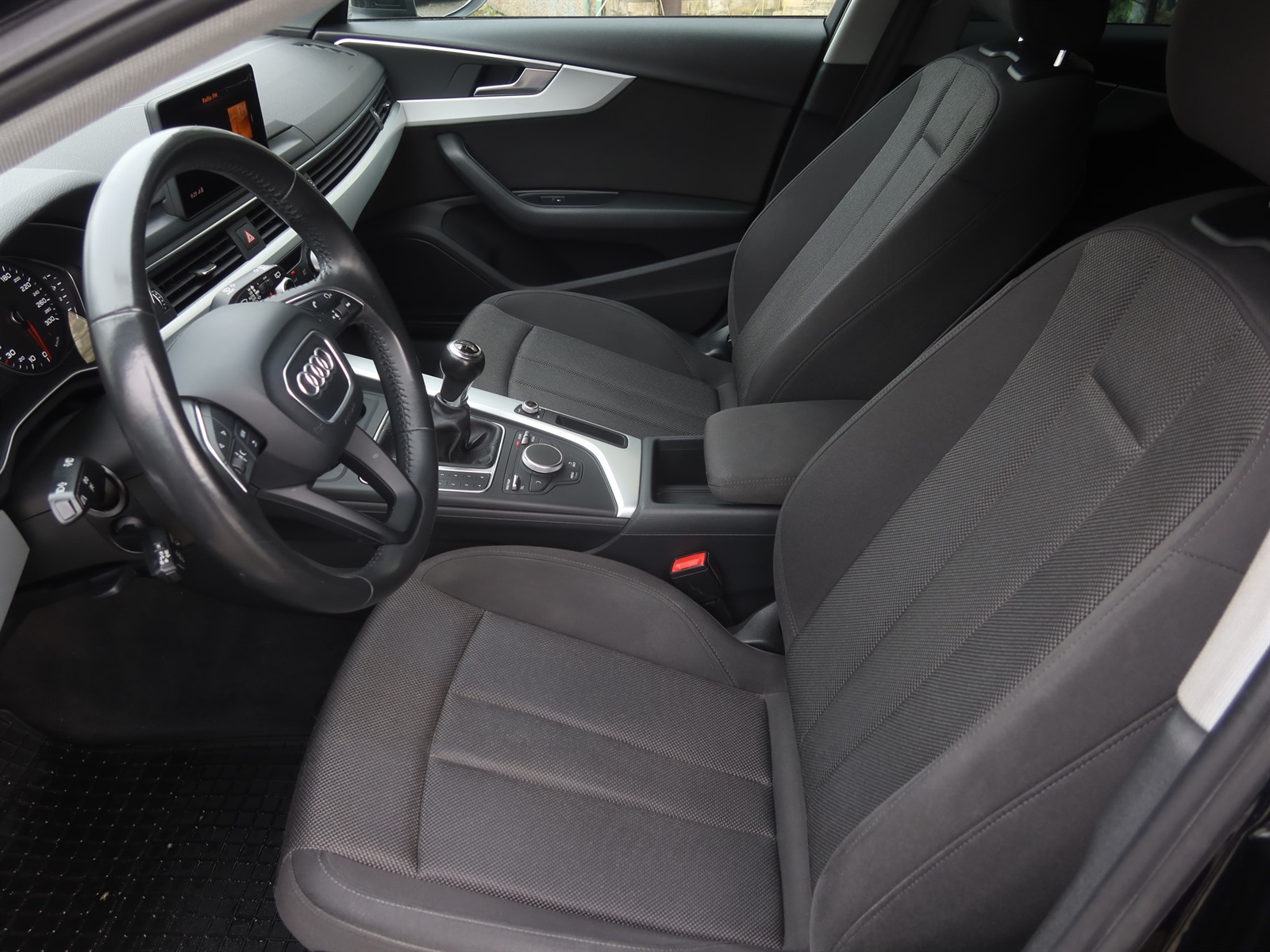 Audi A4, 2017 - pohled č. 16