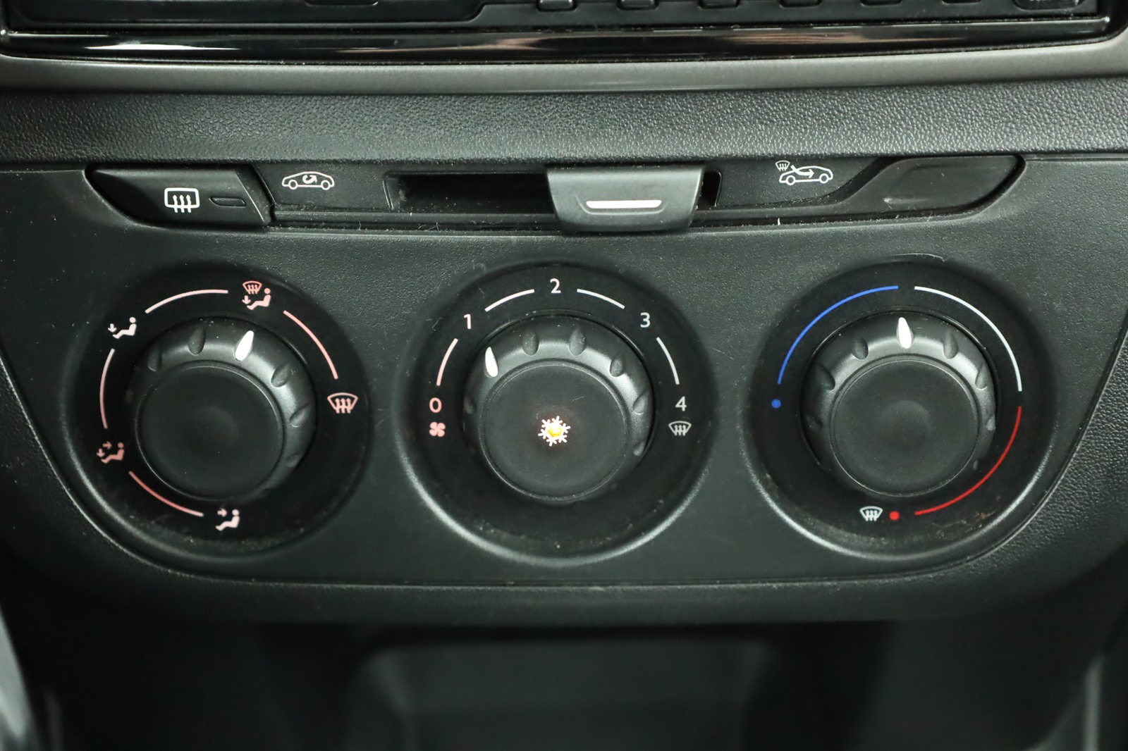 Peugeot 301, 2015 - pohled č. 22