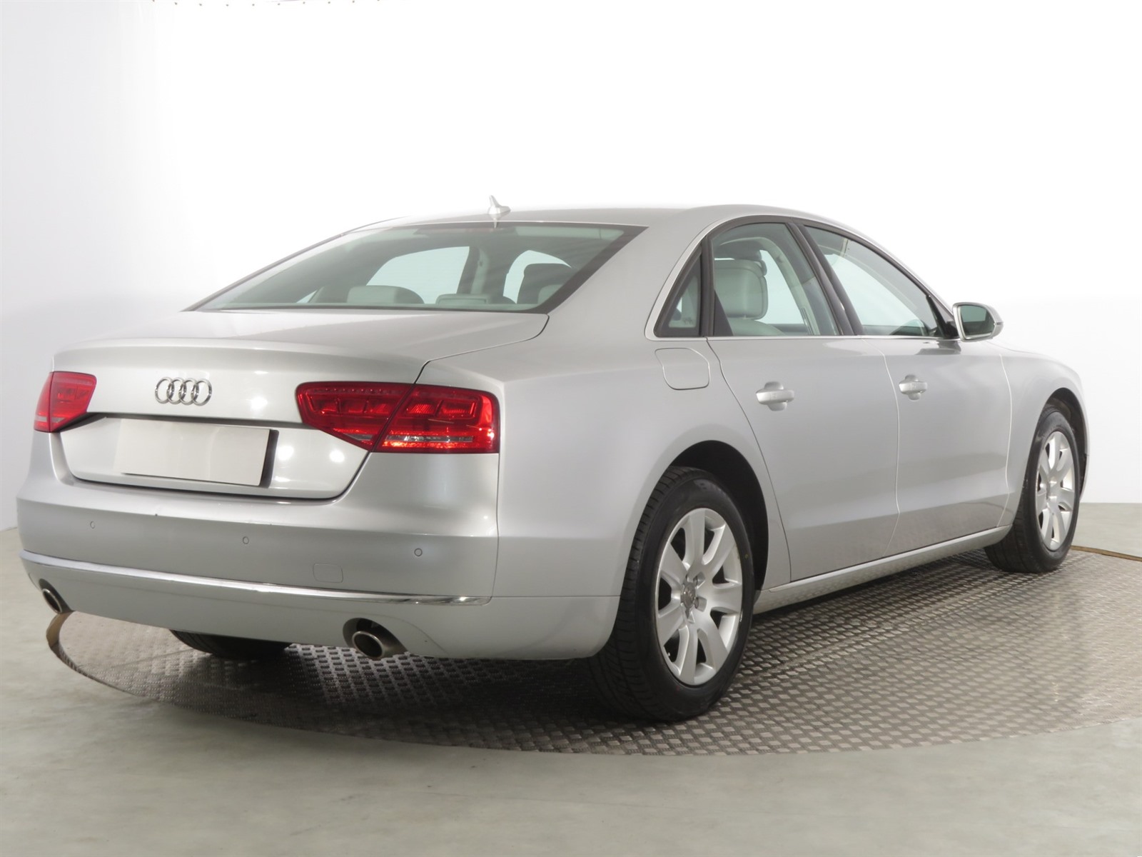 Audi A8, 2010 - pohled č. 7