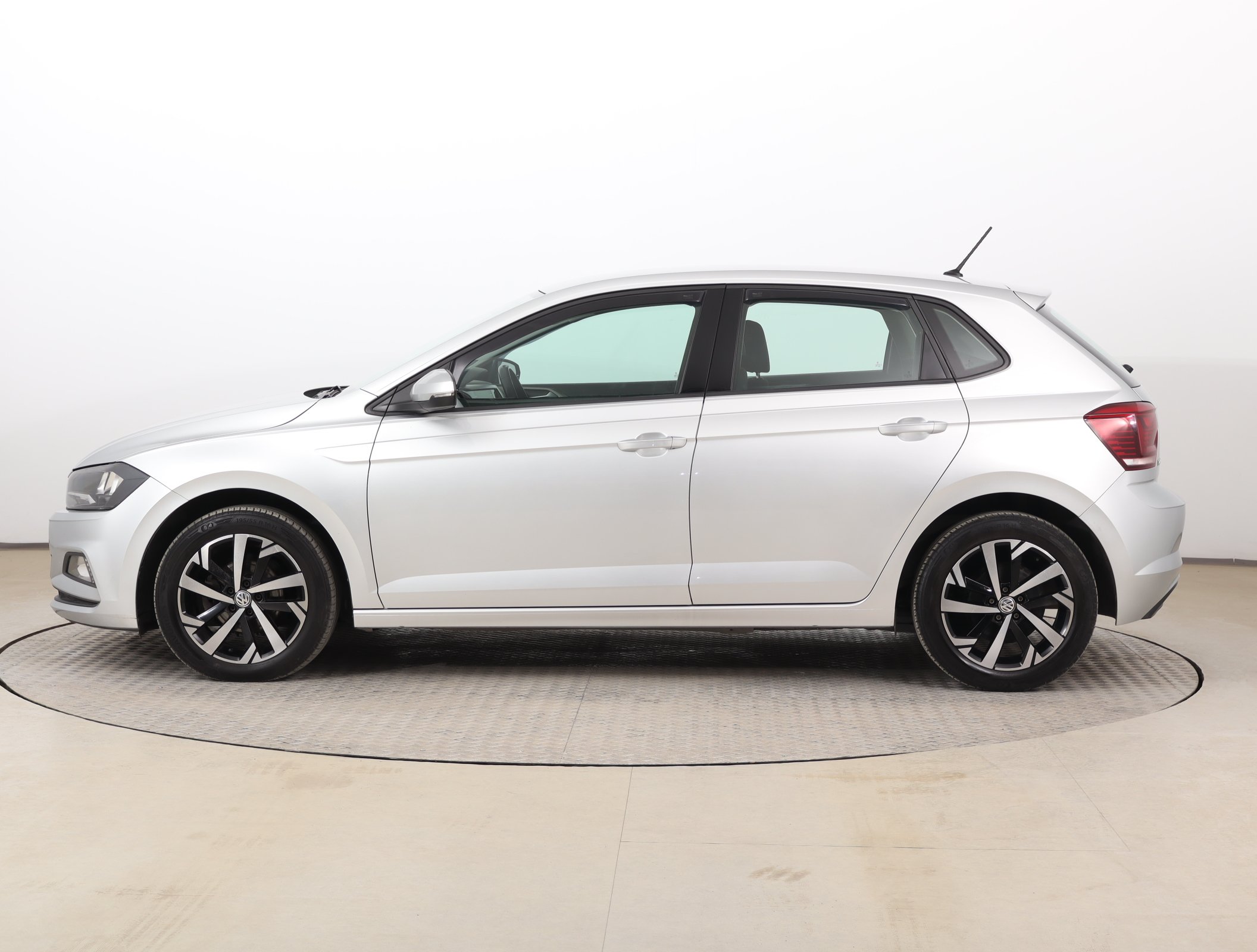 Volkswagen Polo, 2020 - pohled č. 4