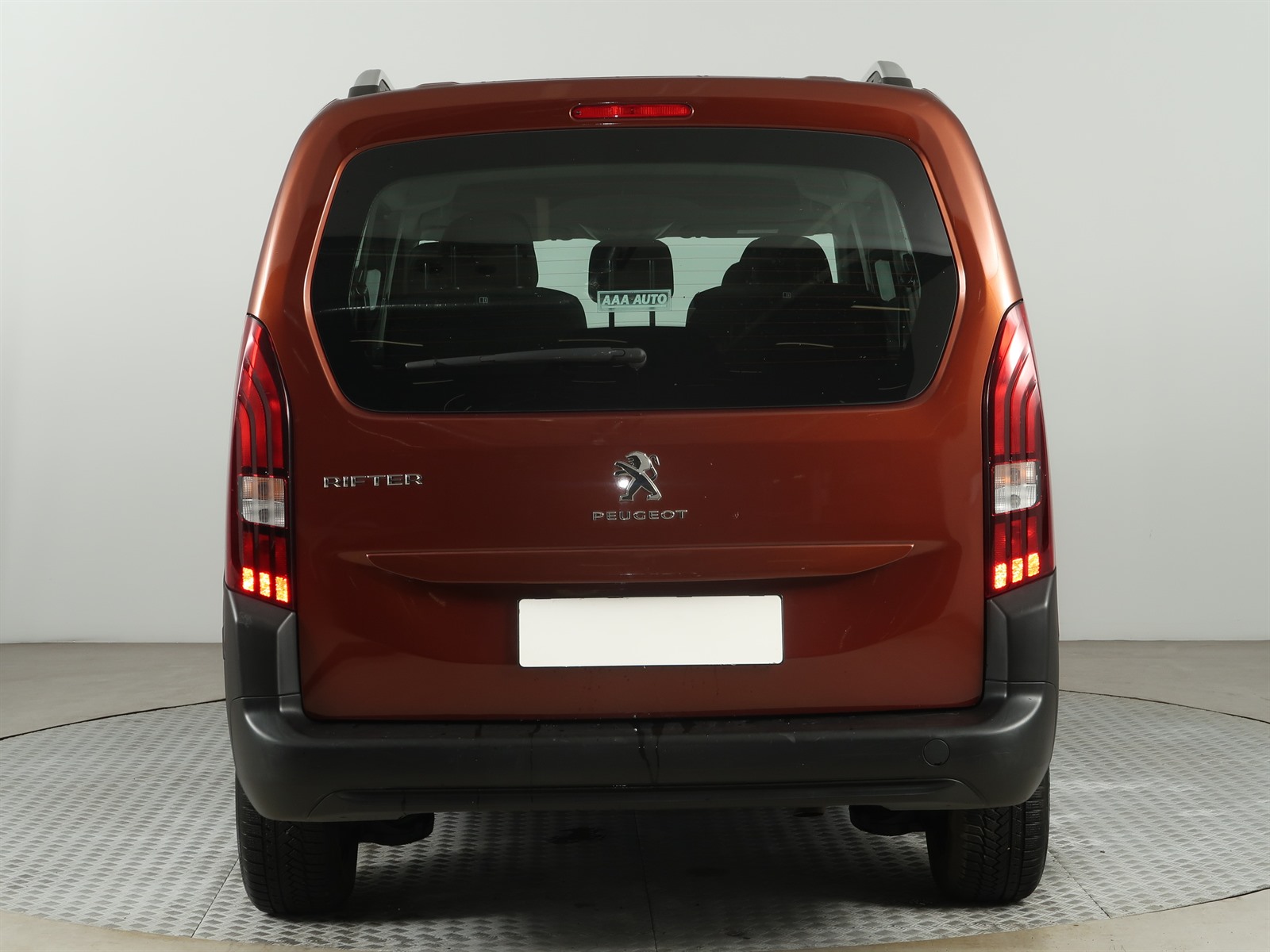 Peugeot Rifter, 2019 - pohled č. 6