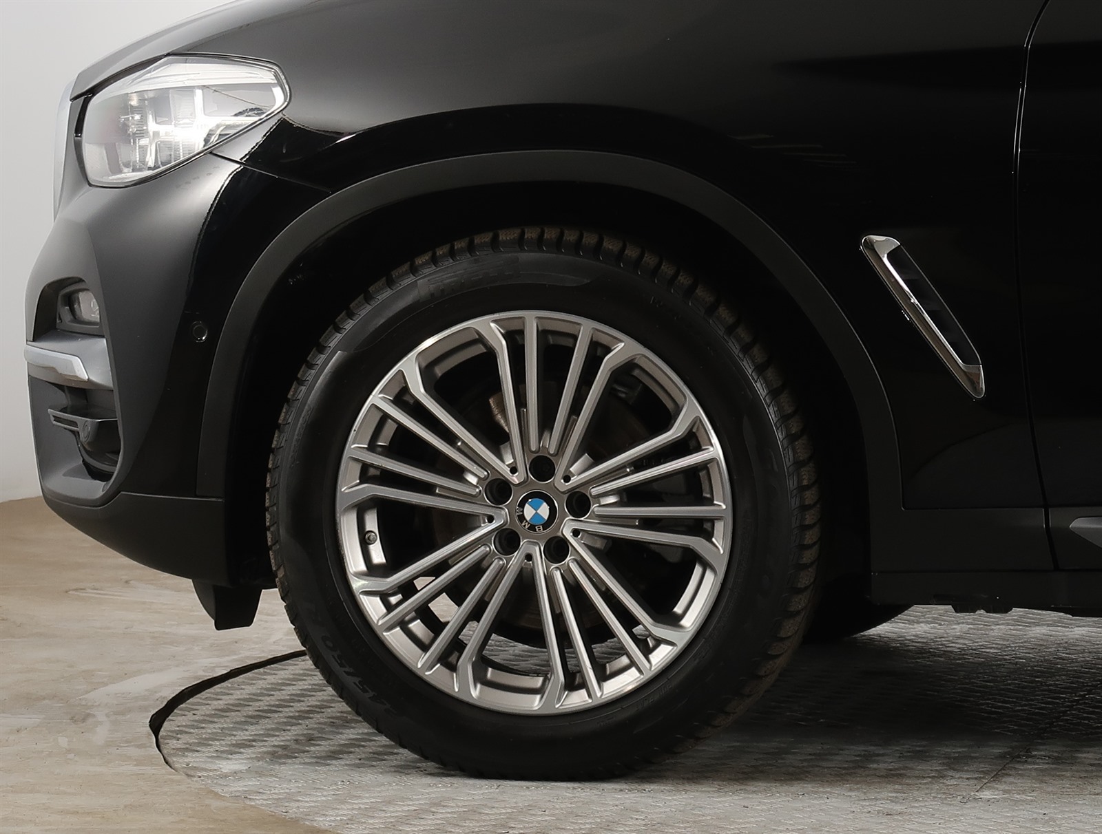 BMW X3, 2019 - pohled č. 21